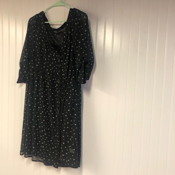 Torrid Black Dress with White Heart Print Short Sleeve Pullover Size 0 XL - Picture 2 of 4